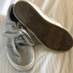 Boys casual sneakers size 1